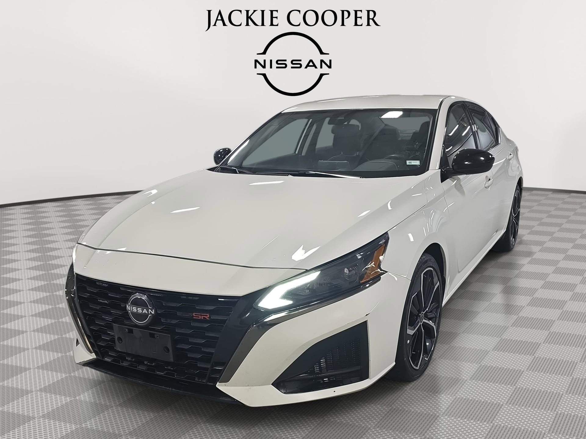 Used 2024 Nissan Altima 2.5 SR