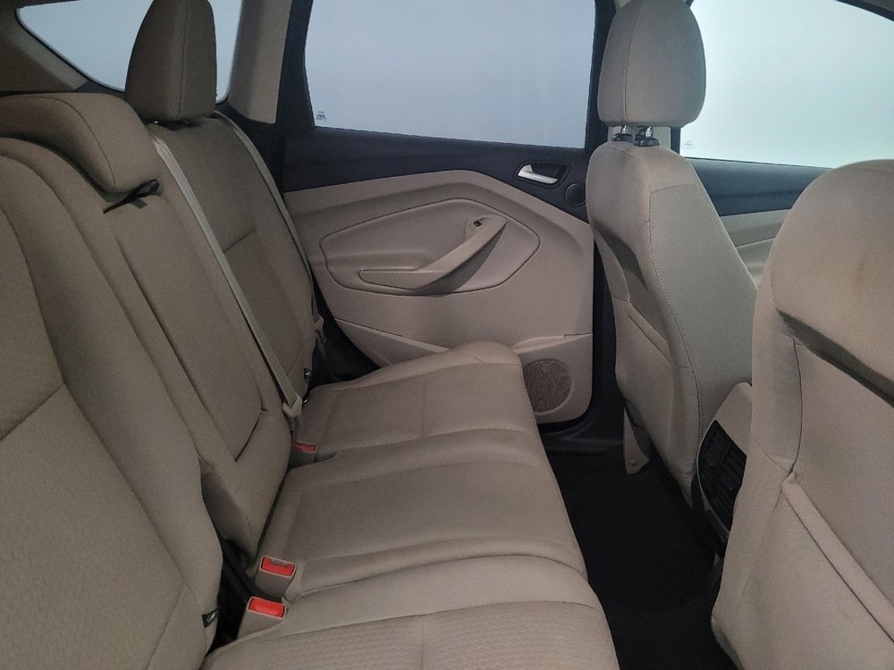 Used 2017 Ford Escape SE w/ Equipment Group 201A FWD image 19
