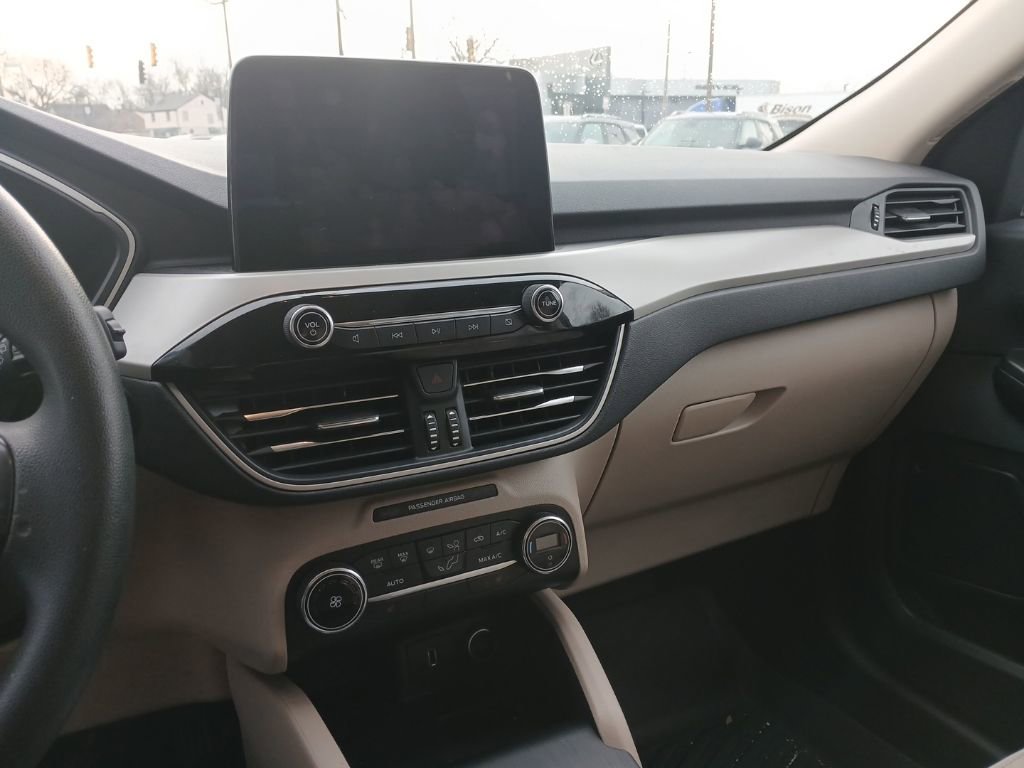 Used 2020 Ford Escape SE image 21