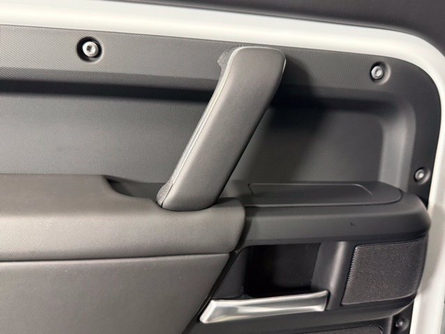 New 2026 Land Rover Defender 110 X-Dynamic SE AWD/4WD image 29
