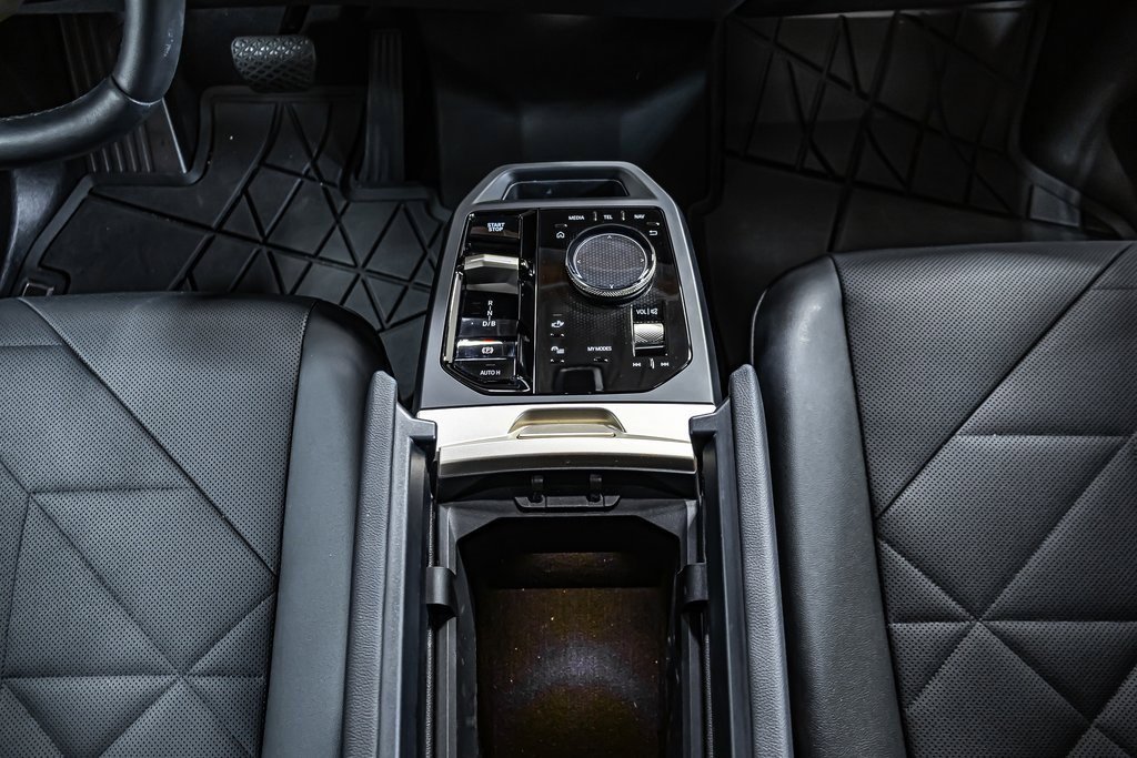 Used 2025 BMW iX xDrive50 image 16