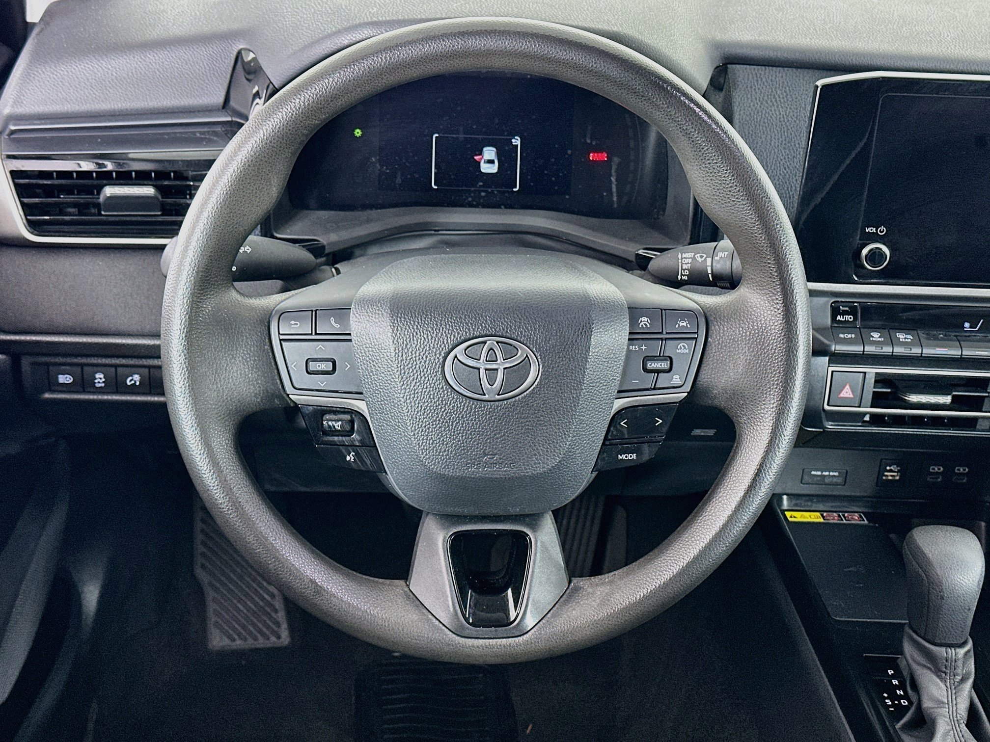 Used 2025 Toyota Camry LE FWD image 18