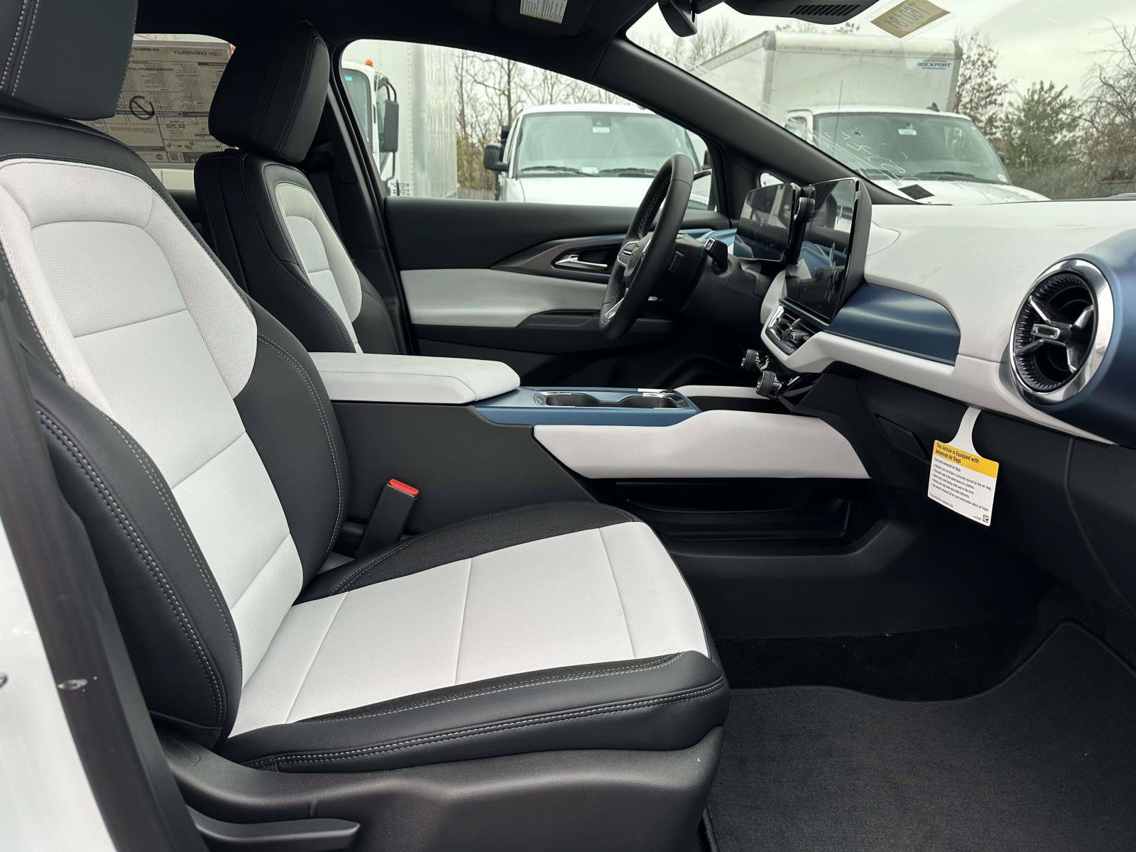 New 2026 Chevrolet Equinox EV LT AWD/4WD image 25