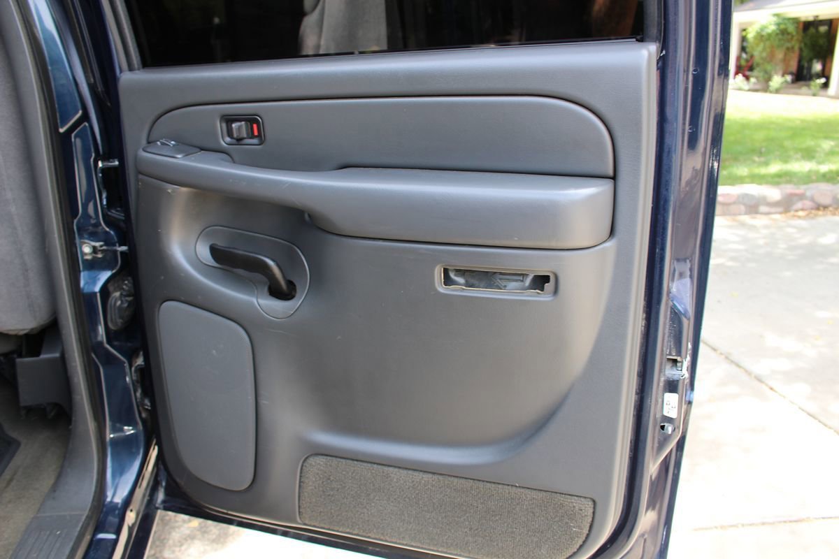 Used 2005 GMC Sierra 2500 SLE w/ Heavy-Duty Power Package AWD/4WD image 14