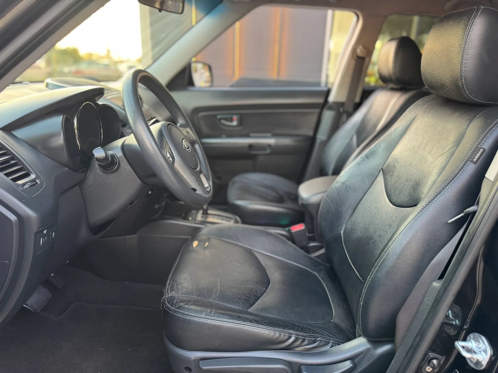 Used 2010 Kia Soul + FWD image 10