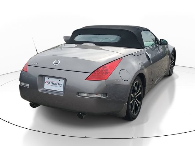 Used 2007 Nissan 350Z Touring RWD image 4