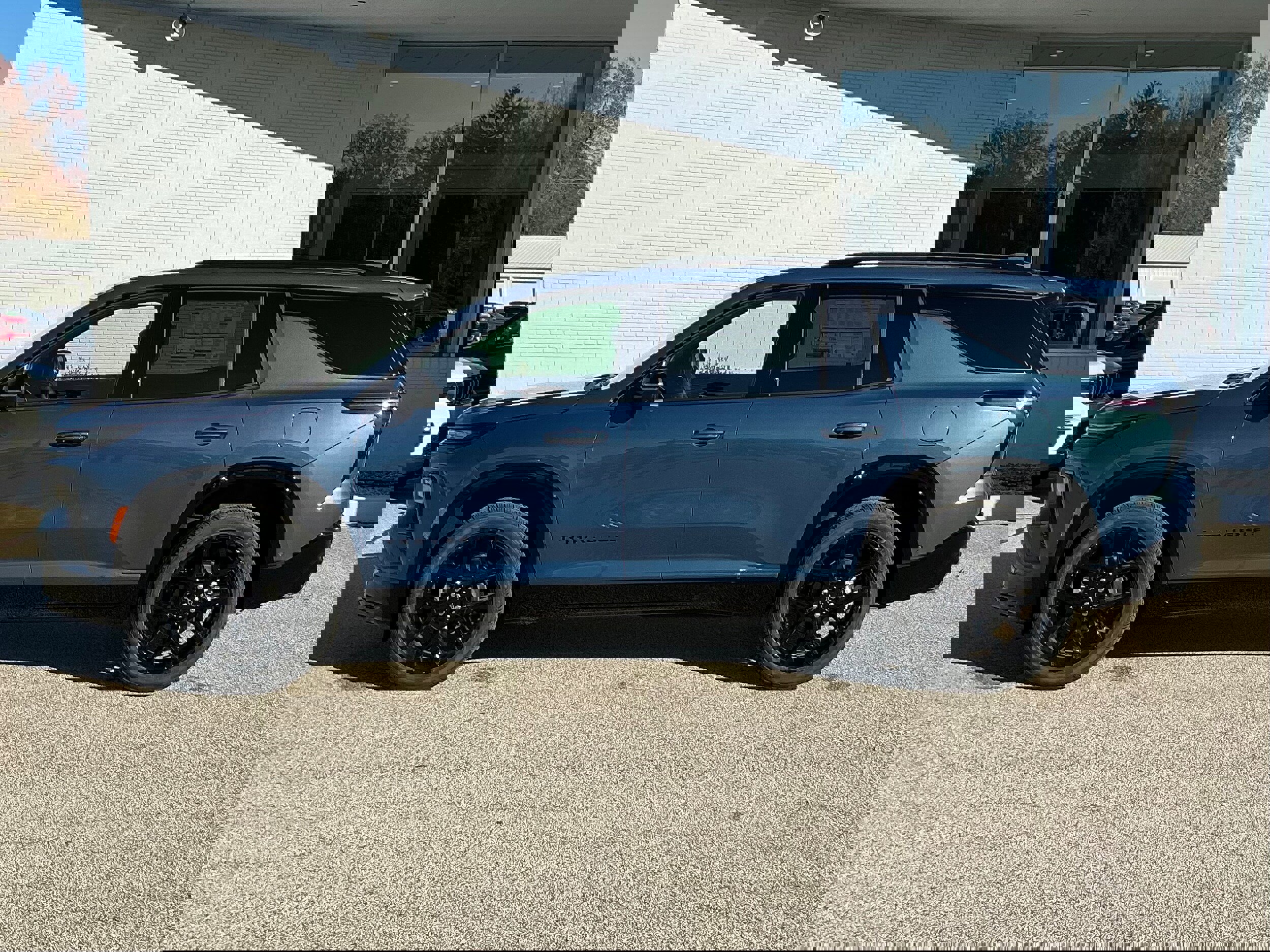 New 2026 Chevrolet Traverse RS w/ LPO, Floor Liner Package image 2