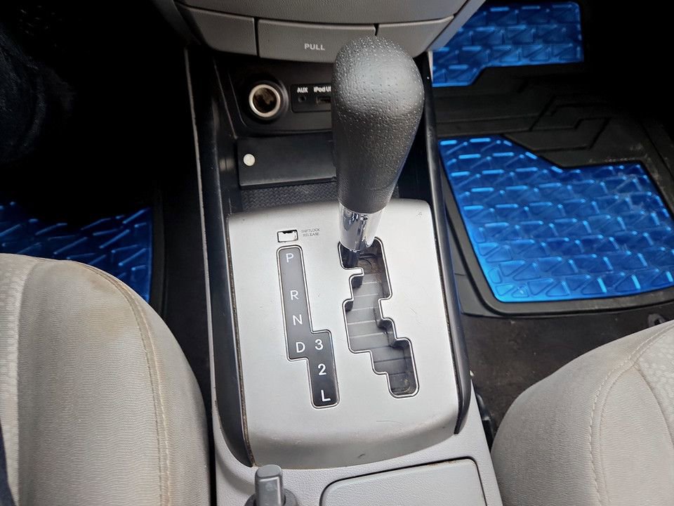 Used 2010 Hyundai Elantra GLS image 23