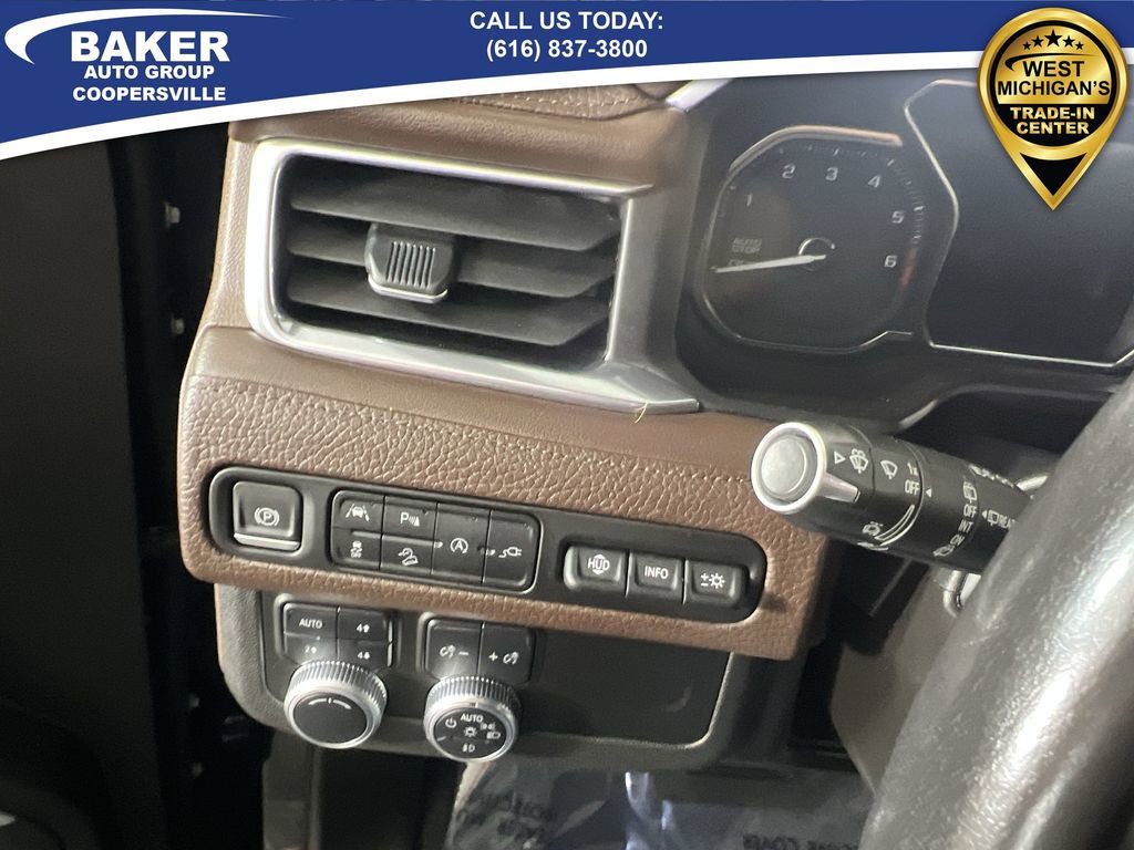 Used 2021 GMC Yukon Denali w/ Denali Premium Package image 18