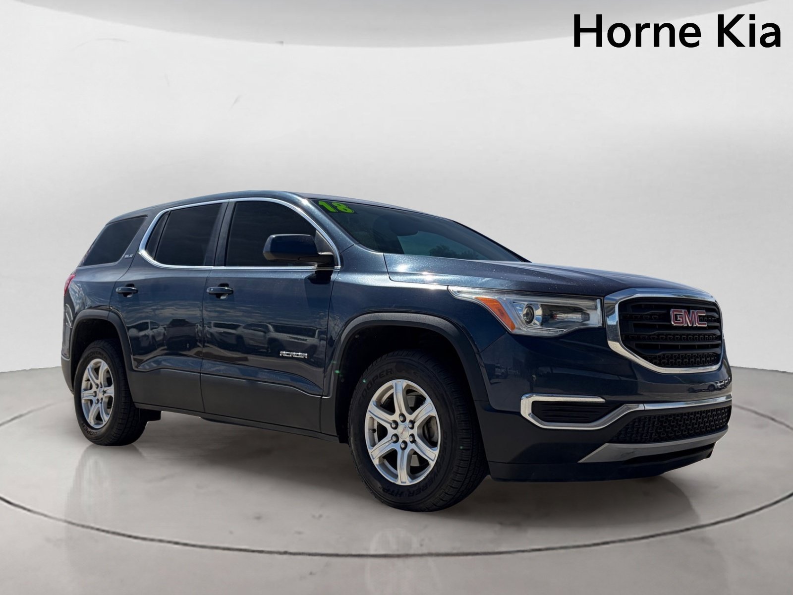 Used 2018 GMC Acadia SLE FWD image 2
