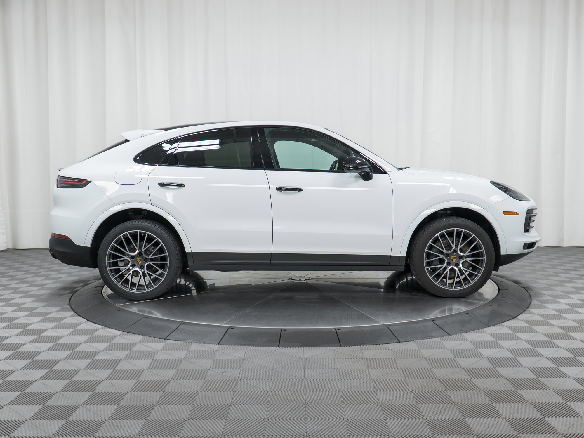 Certified 2020 Porsche Cayenne S image 8