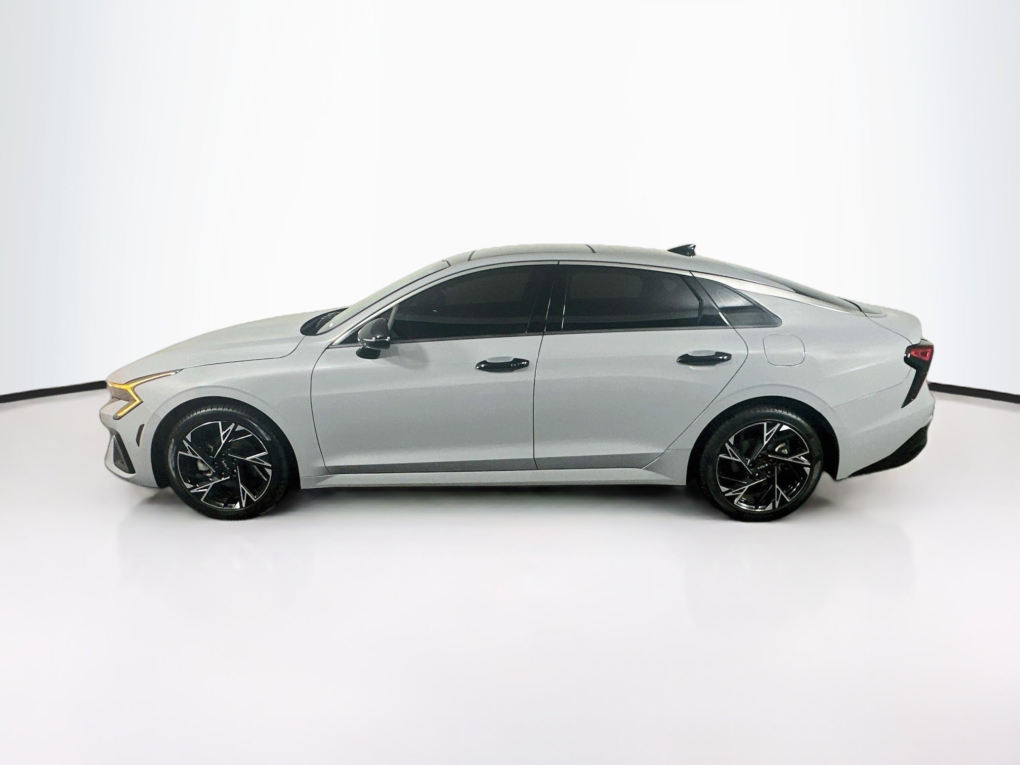 Used 2025 Kia K5 GT-Line w/ GT-Line Premium Package FWD image 4