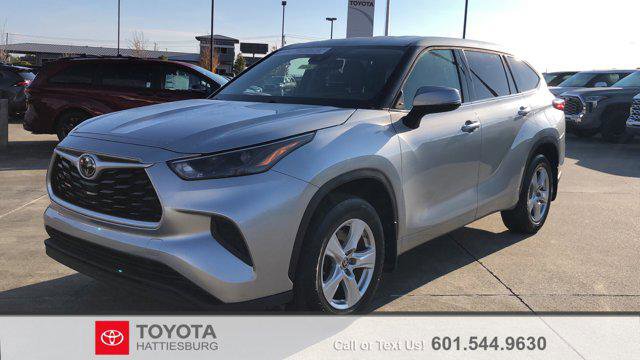 Certified 2022 Toyota Highlander L image 1