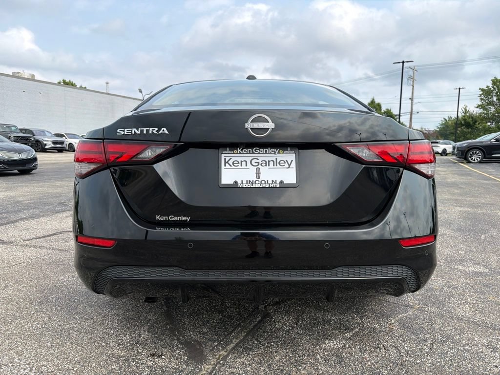 Used 2025 Nissan Sentra SV FWD image 8