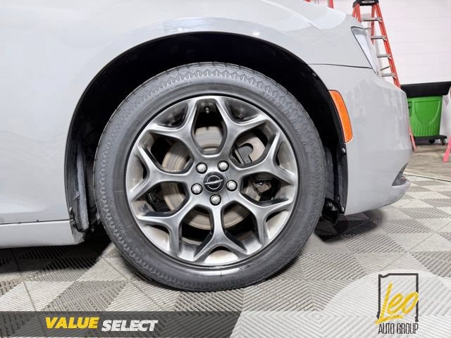 Used 2017 Chrysler 300 S AWD/4WD image 6