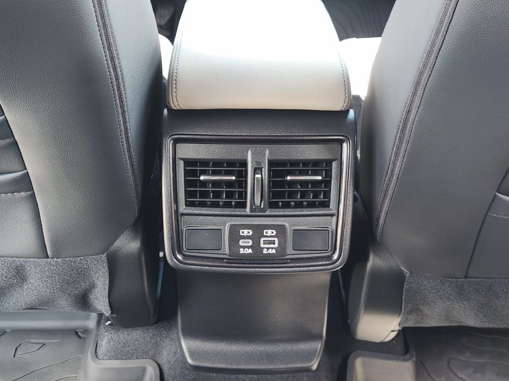 Used 2025 Subaru Forester Limited AWD/4WD image 24