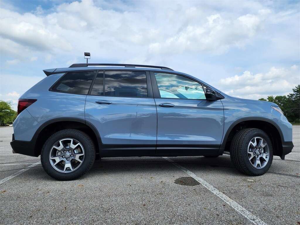 Used 2023 Honda Passport TrailSport image 16