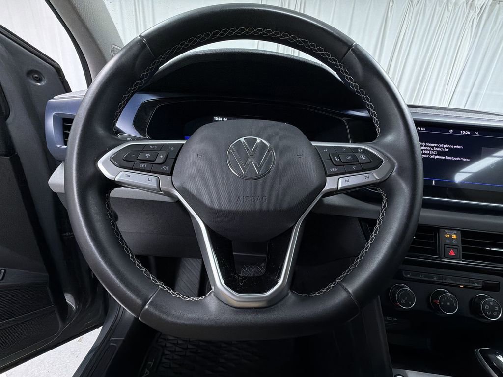 Used 2022 Volkswagen Taos SE w/ Driver Assistance Package AWD/4WD image 16