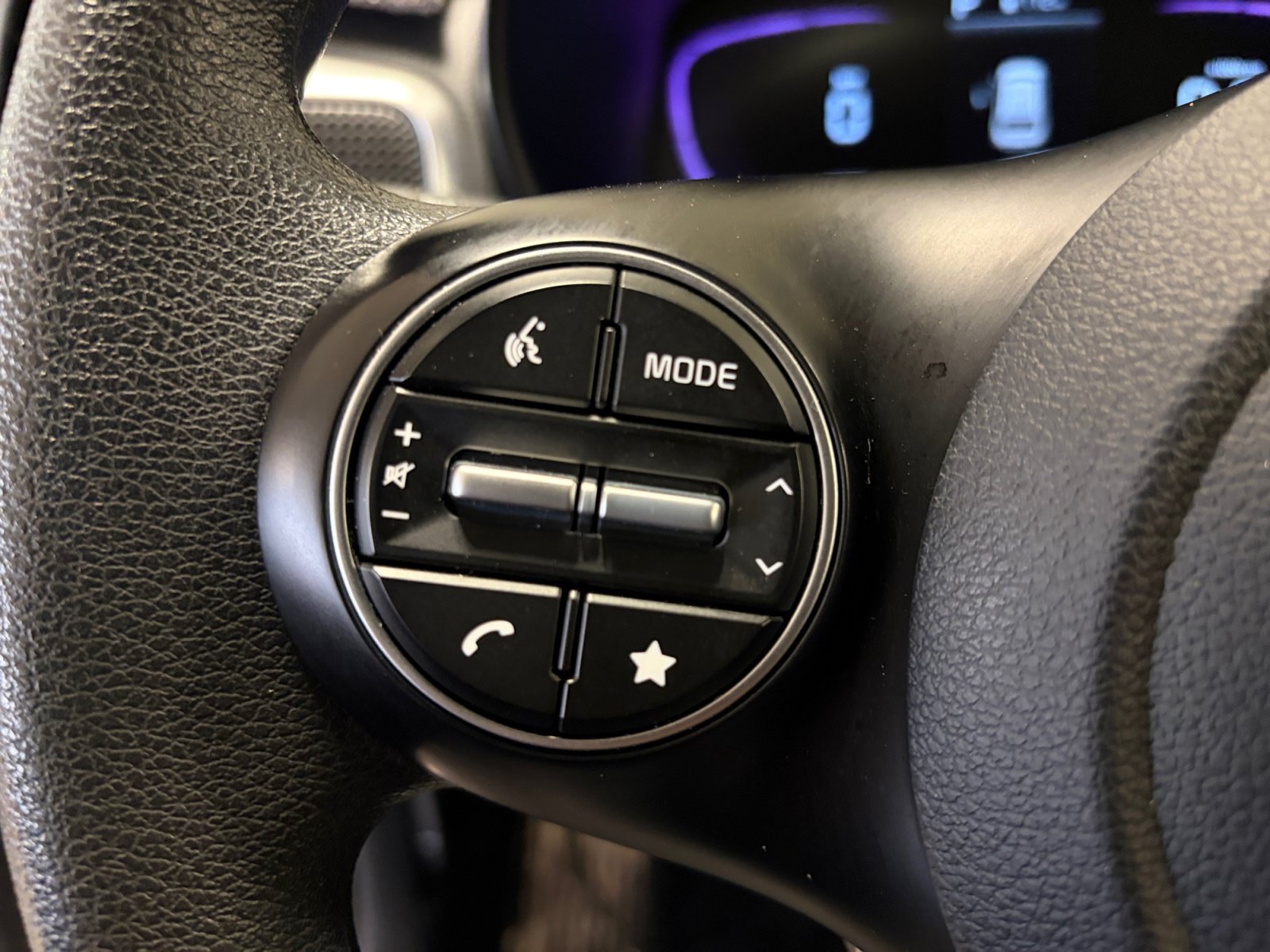 Used 2025 Kia Soul LX w/ LX Technology Package FWD image 20