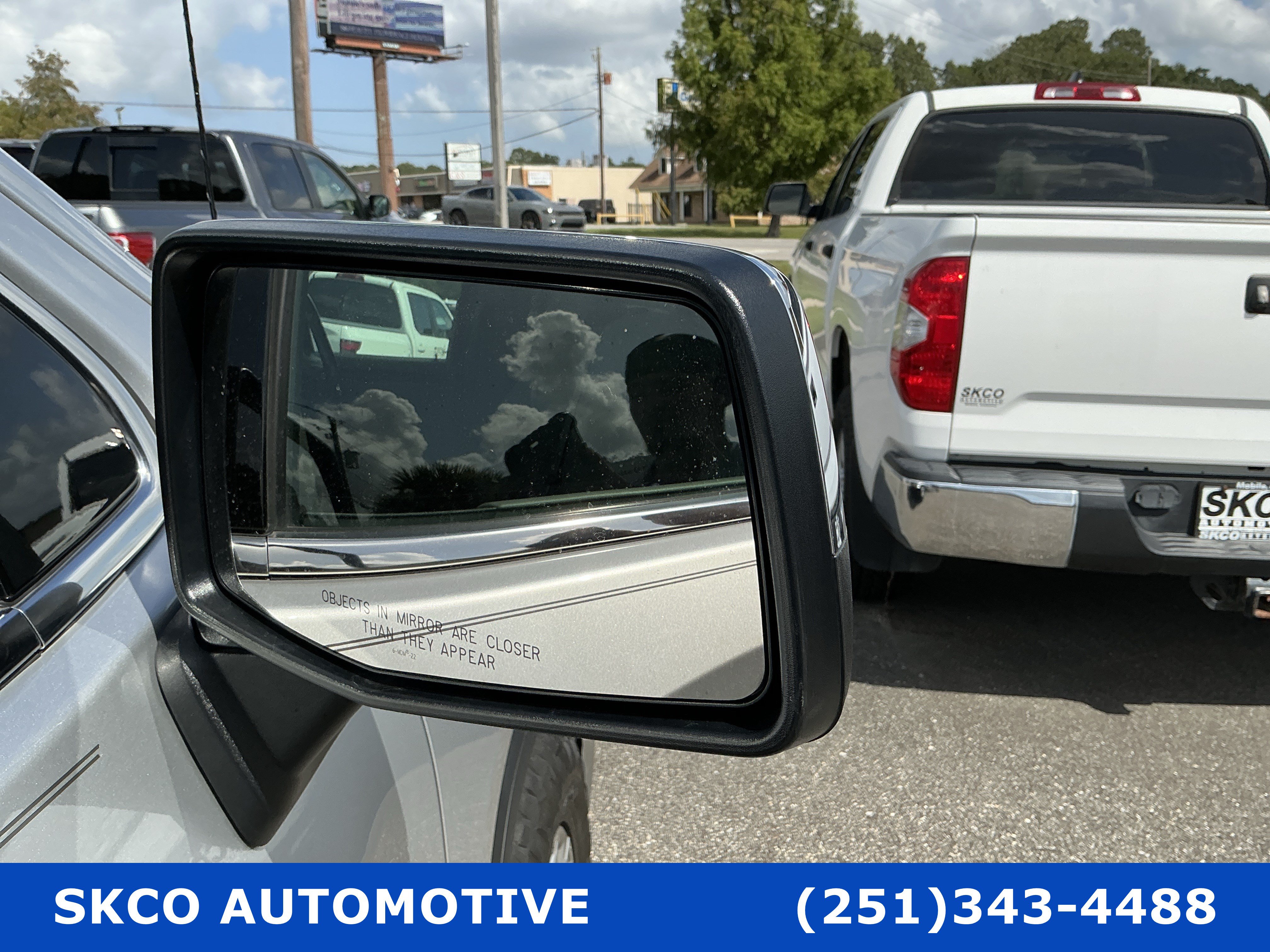 Used 2022 GMC Sierra 1500 SLE w/ X31 Off-Road Package AWD/4WD image 10