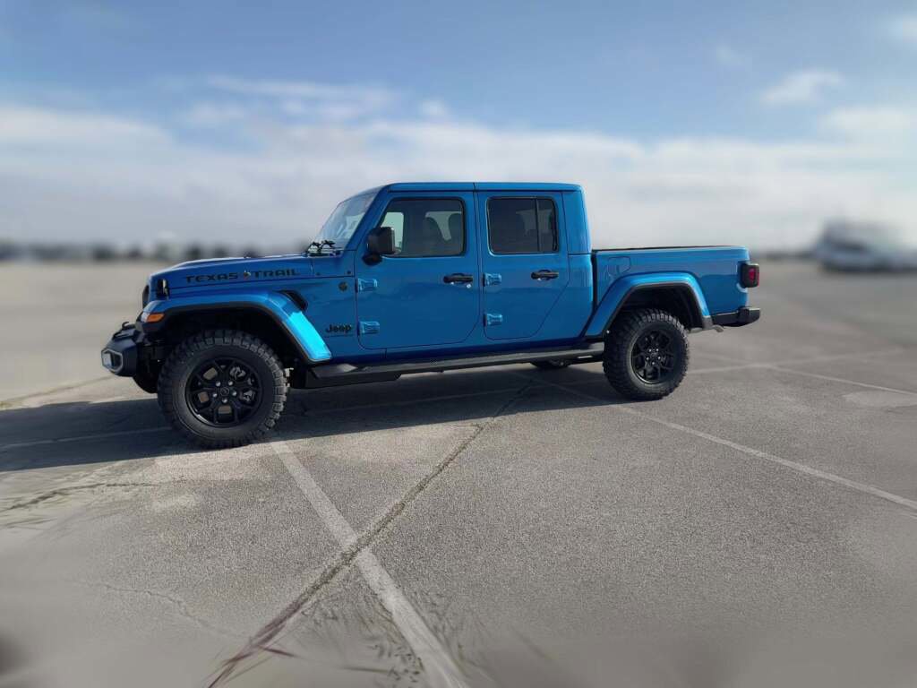 New 2026 Jeep Gladiator Sport image 5