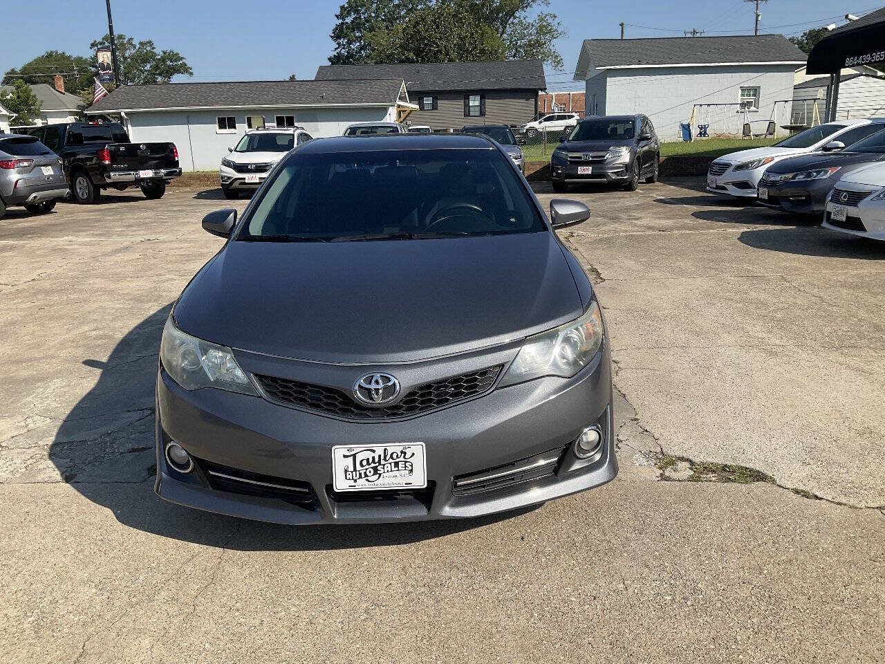 Used 2014 Toyota Camry SE FWD image 8