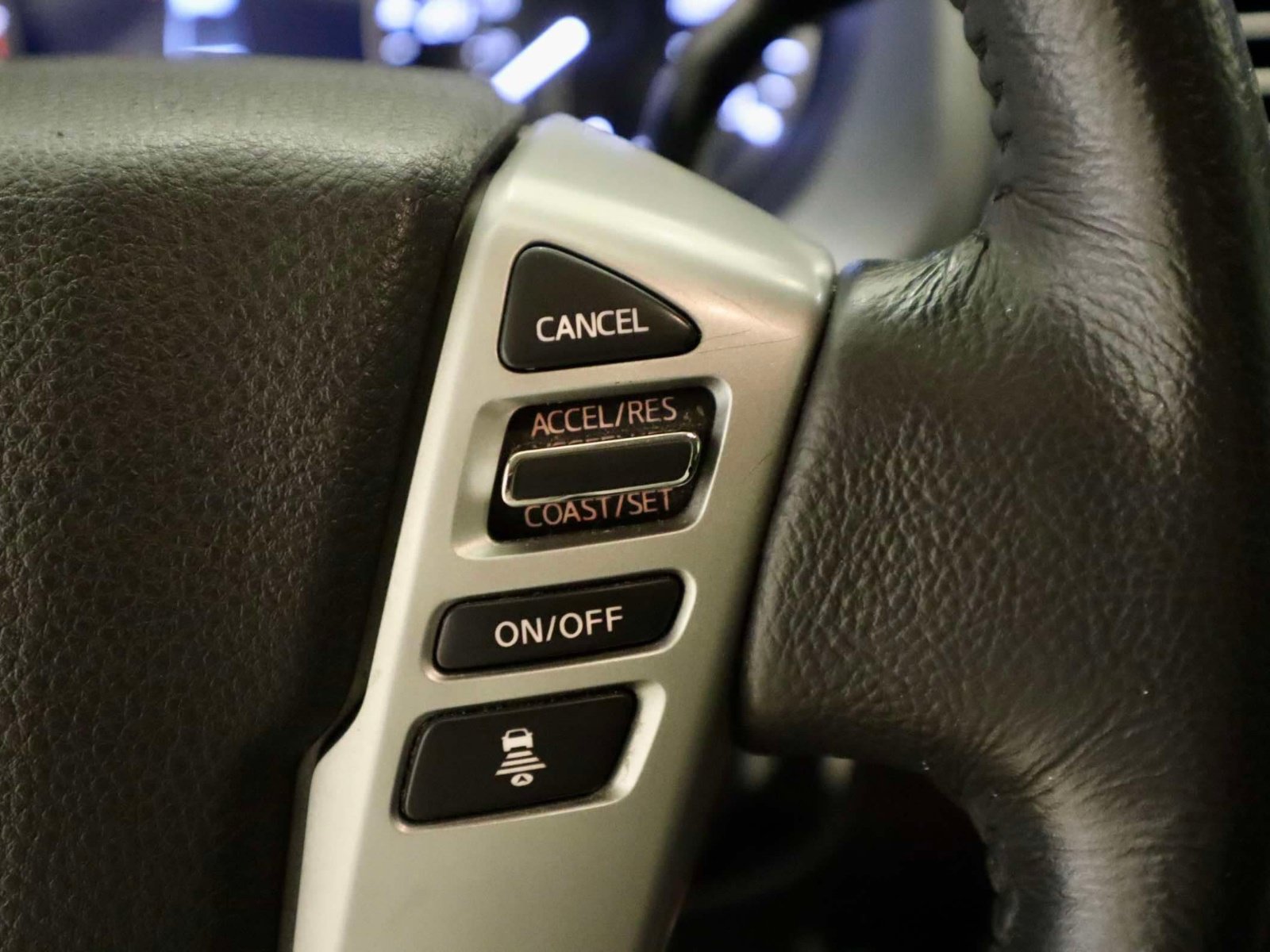 Used 2021 Nissan Titan SV w/ SV Convenience Package AWD/4WD image 23