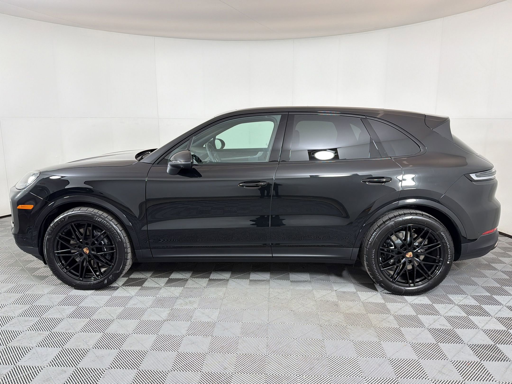 New 2026 Porsche Cayenne image 2