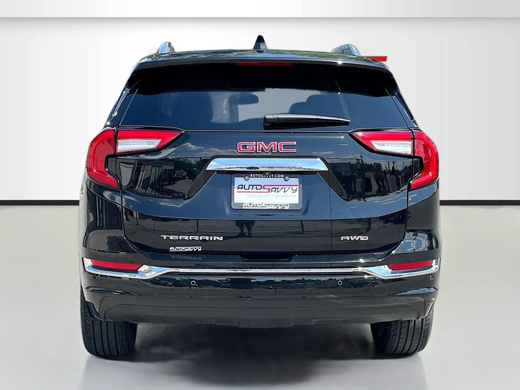 Used 2024 GMC Terrain Denali w/ Denali Premium Package AWD/4WD image 6
