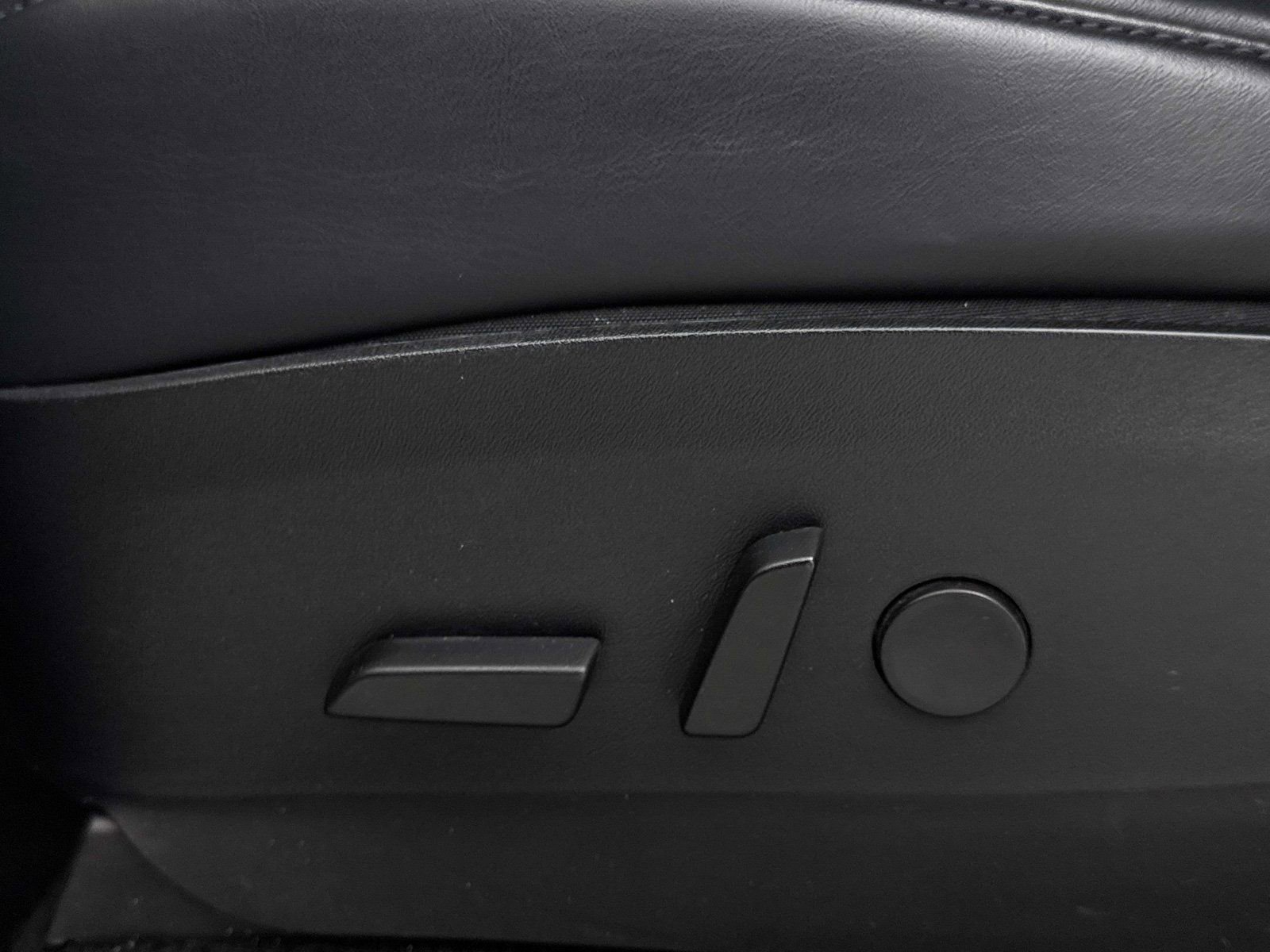 Used 2020 Tesla Model Y Long Range image 29