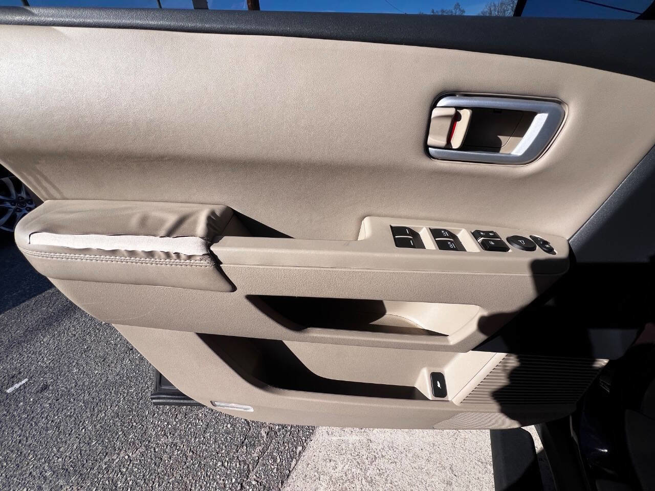 Used 2012 Honda Pilot EX-L image 17