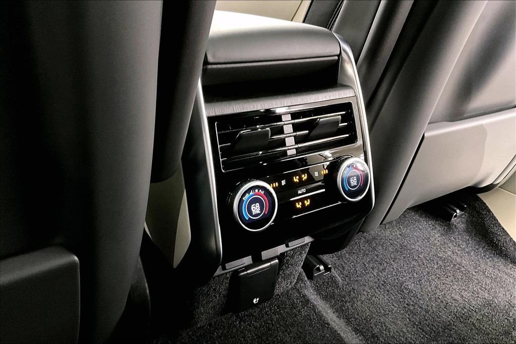 Certified 2023 Land Rover Range Rover SE image 10