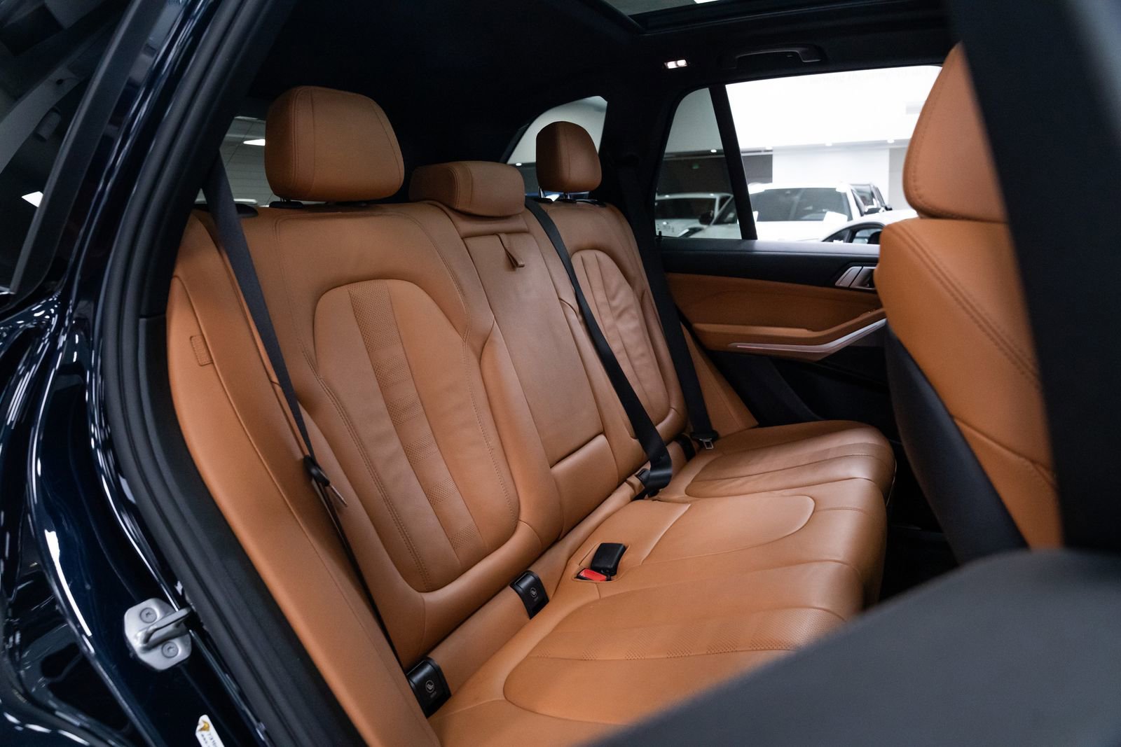 Used 2022 BMW X5 M50i AWD/4WD image 21