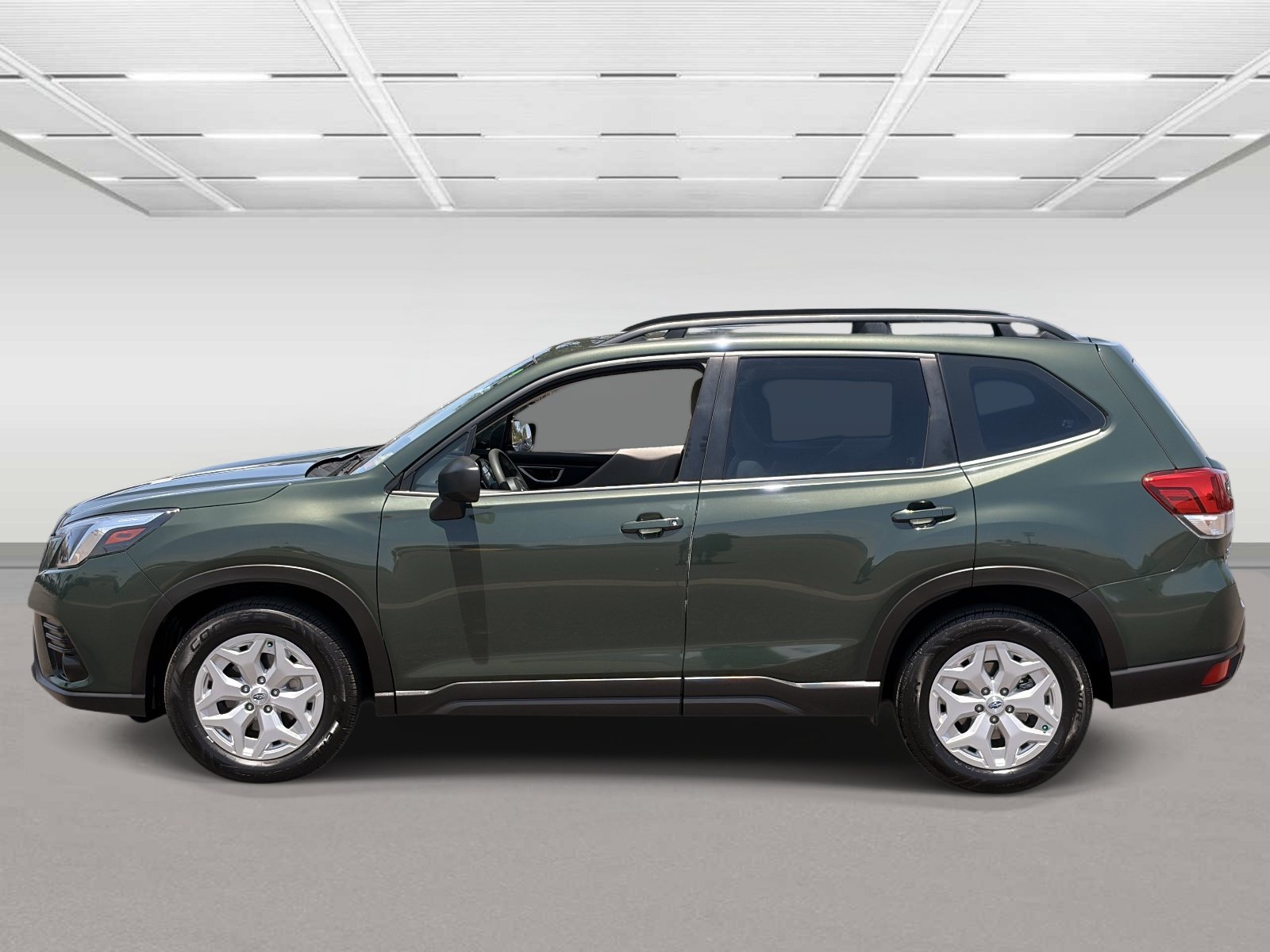 Used 2023 Subaru Forester AWD/4WD image 2