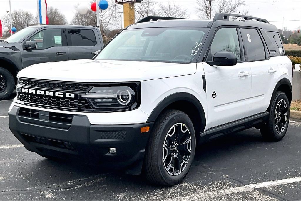 New 2025 Ford Bronco Sport Outer Banks image 2