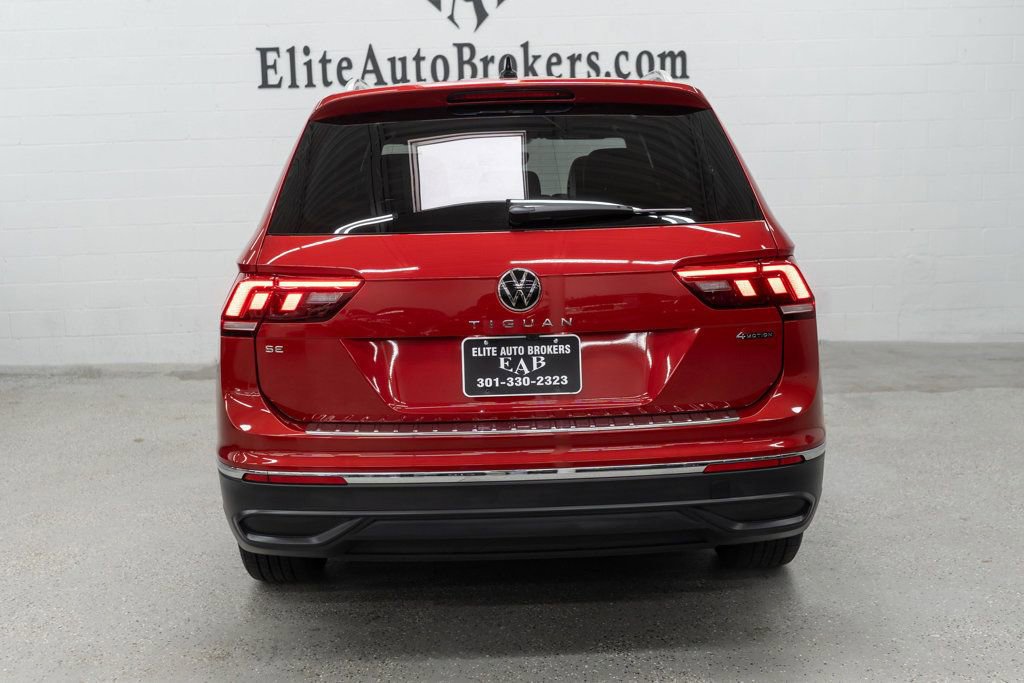Used 2024 Volkswagen Tiguan SE w/ Panoramic Sunroof Package AWD/4WD image 4