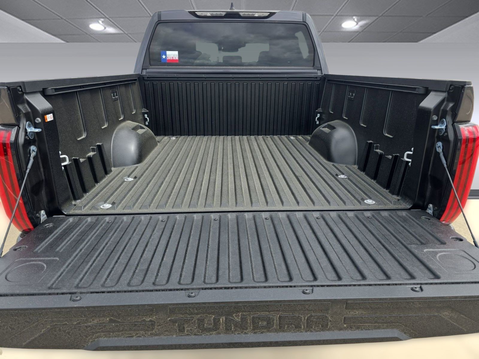 New 2025 Toyota Tundra SR image 25