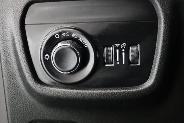 Used 2023 Jeep Grand Cherokee Altitude AWD/4WD image 17