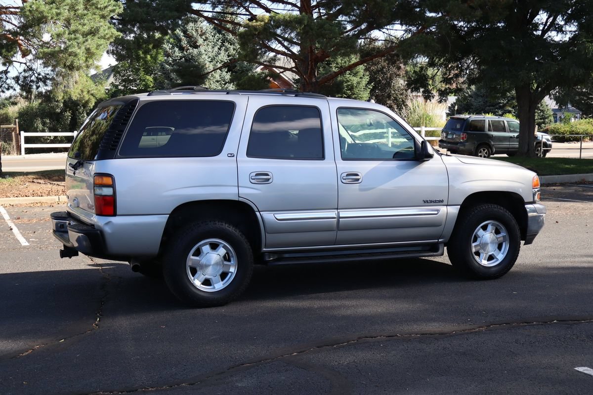 Used 2005 GMC Yukon SLT w/ SLT Preferred Equipment Group AWD/4WD image 4