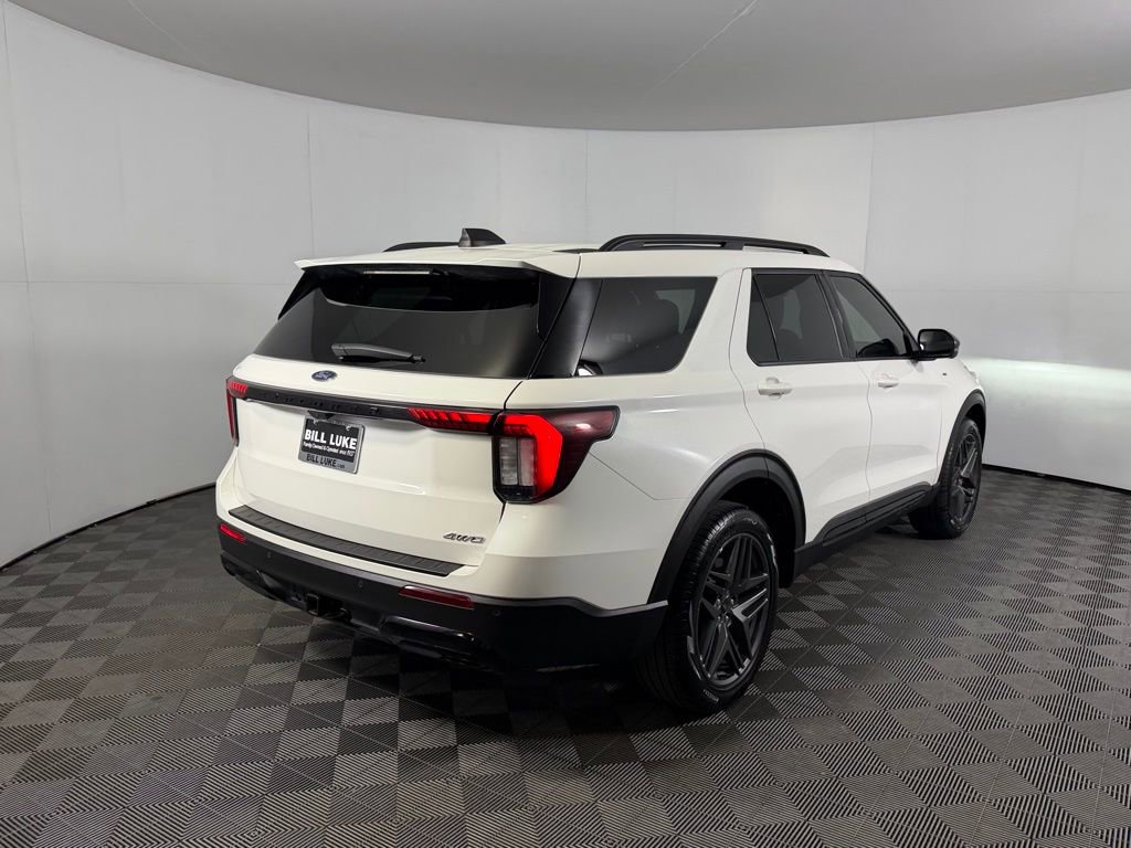 Used 2025 Ford Explorer ST-Line w/ ST-Line Street Pack image 5