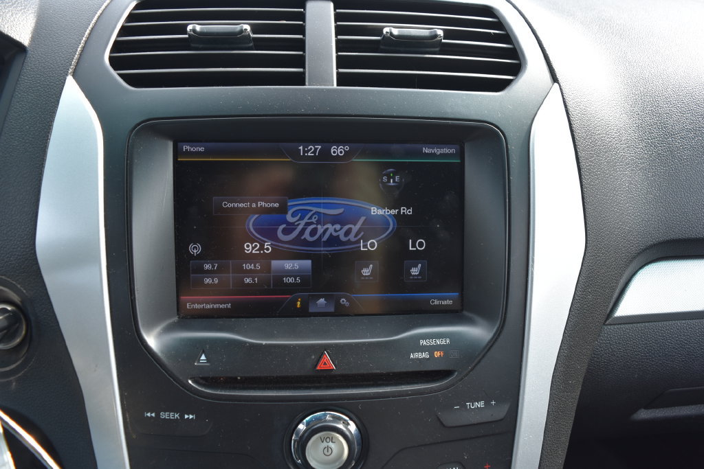 Used 2015 Ford Explorer XLT w/ Equipment Group 202A AWD/4WD image 14