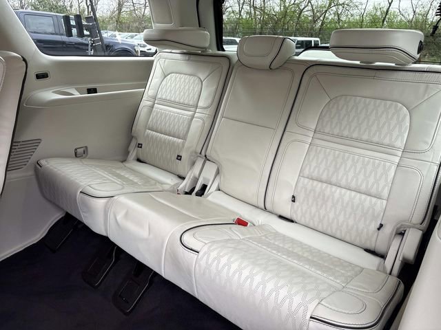 Certified 2022 Lincoln Navigator Black Label image 19