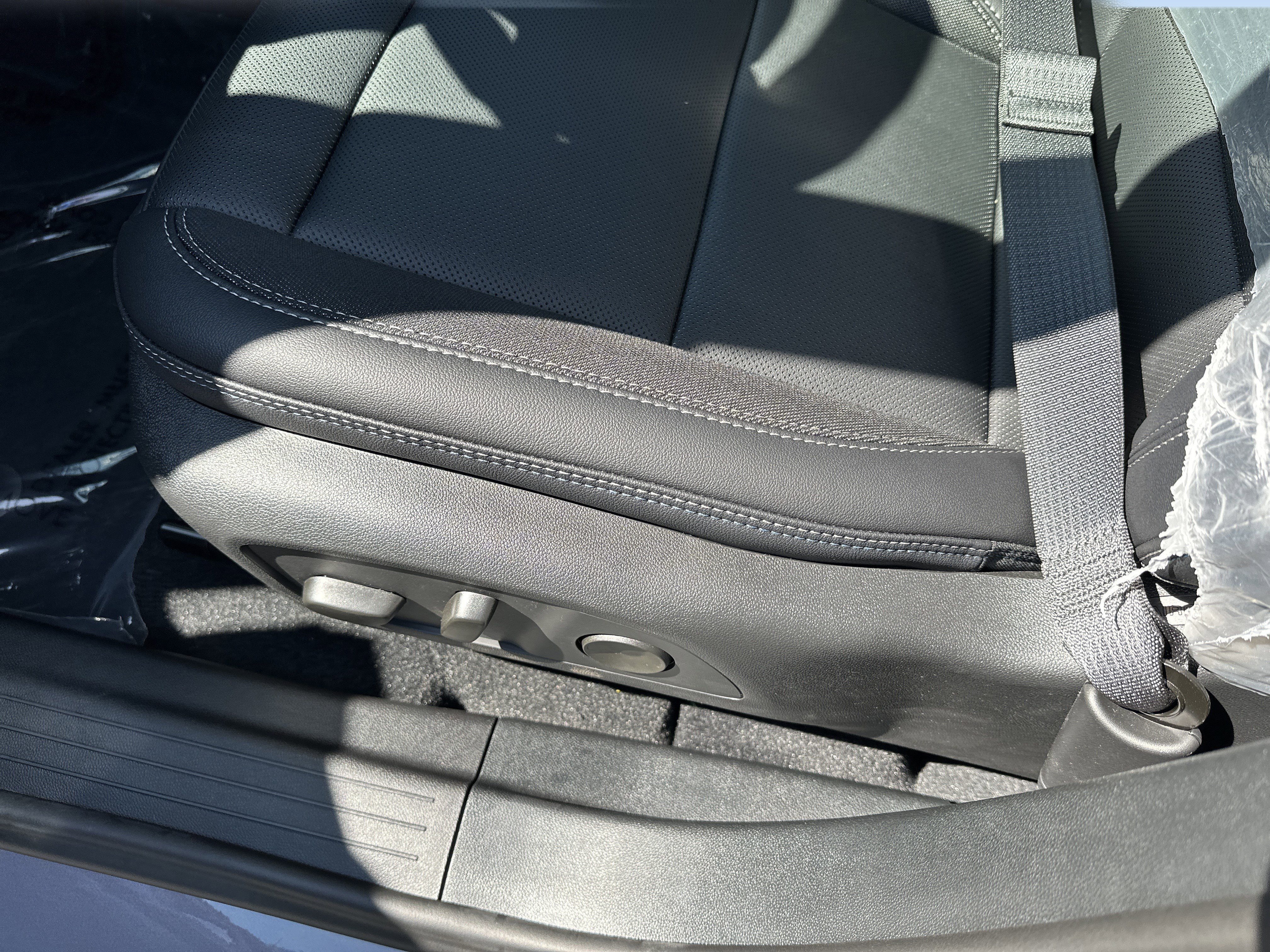 New 2026 Chevrolet Equinox EV LT w/ Convenience Package II image 9