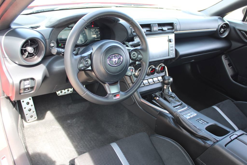 Used 2025 Toyota GR86 Premium w/ ALL Weather Mat Package (TMS) image 8
