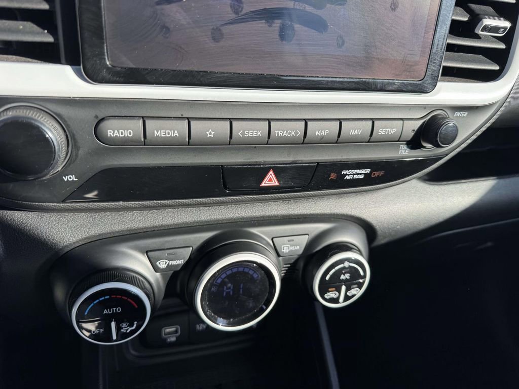 Certified 2024 Hyundai Venue Limited image 24