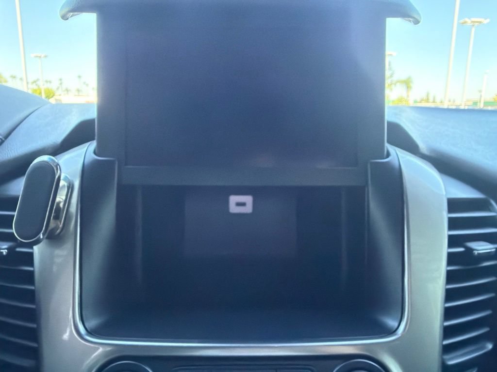 Used 2019 Chevrolet Suburban LT AWD/4WD image 19