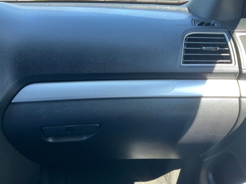 Used 2017 Ford Explorer XLT w/ Equipment Group 202A image 32