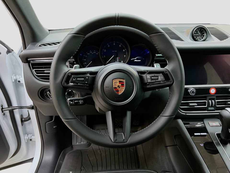 New 2026 Porsche Macan AWD/4WD image 12