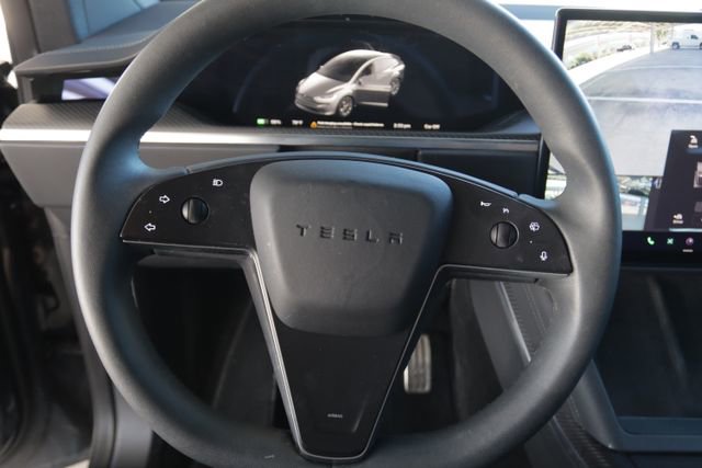 Used 2023 Tesla Model X Plaid image 10