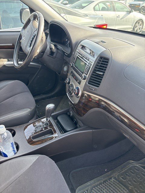 Used 2010 Hyundai Santa Fe SE image 9